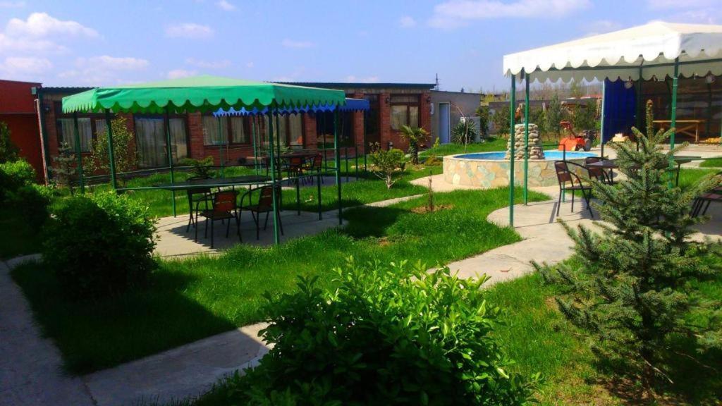 Hotel Lilo Near Airport Tbilisi Exterior foto